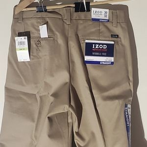 Izod chinos Flat Front khaki 30x32 soft